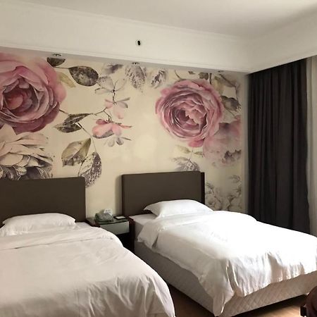 Guangzhou Nanfang Yiyuan Hotel Exterior photo