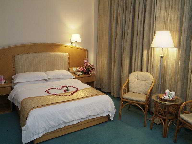 Guangzhou Nanfang Yiyuan Hotel Exterior photo