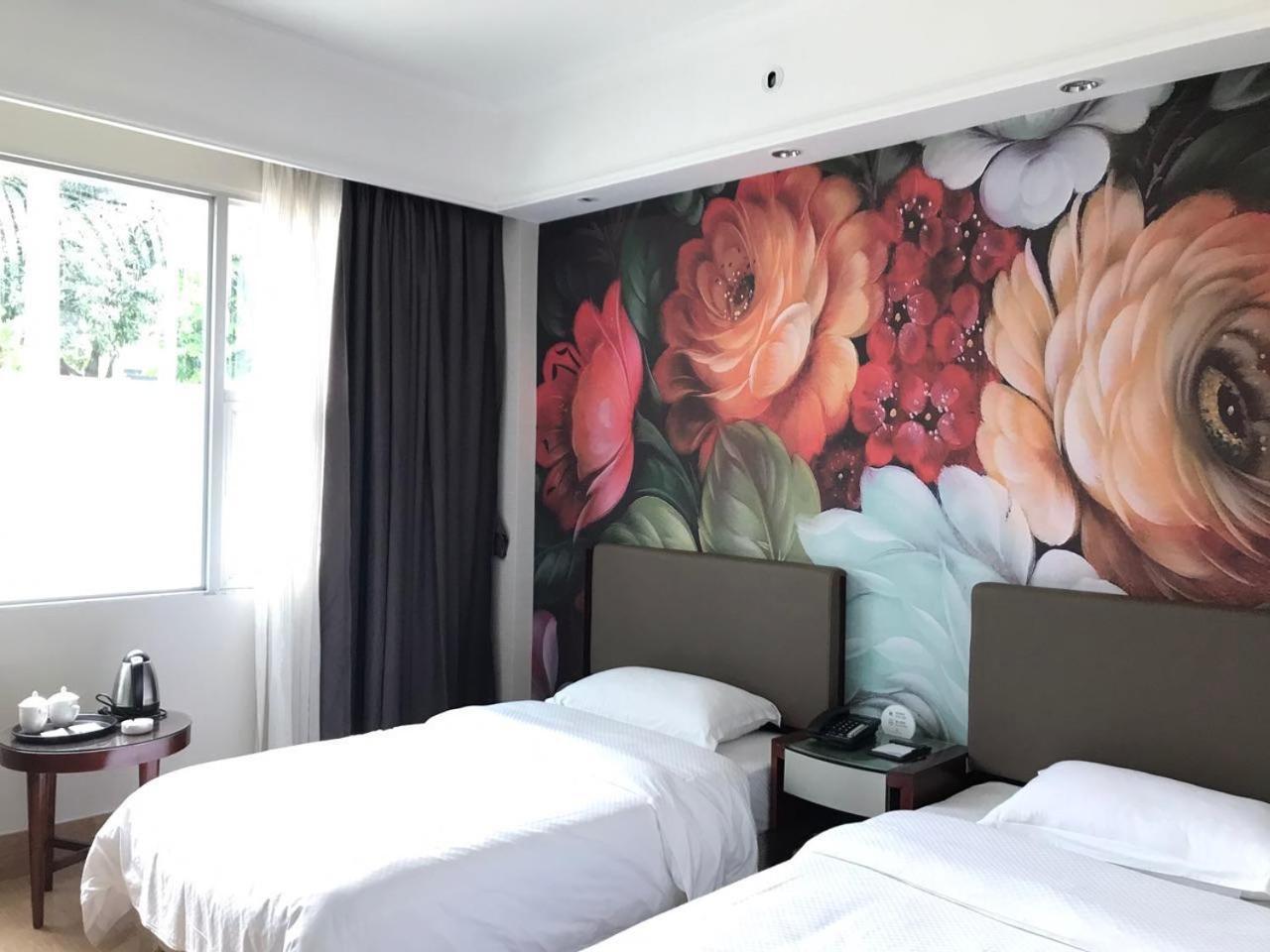 Guangzhou Nanfang Yiyuan Hotel Exterior photo