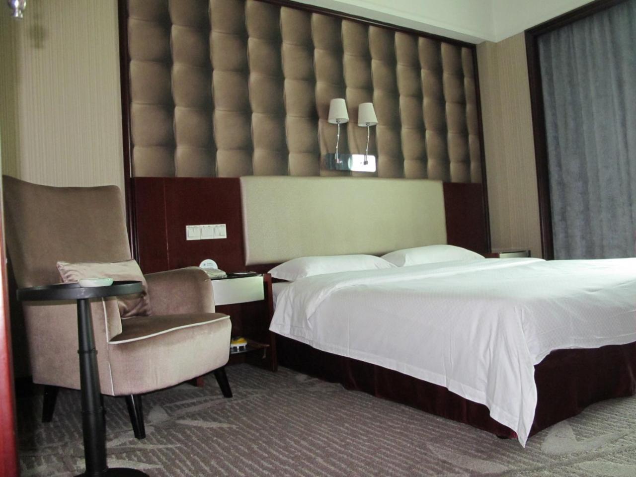 Guangzhou Nanfang Yiyuan Hotel Exterior photo