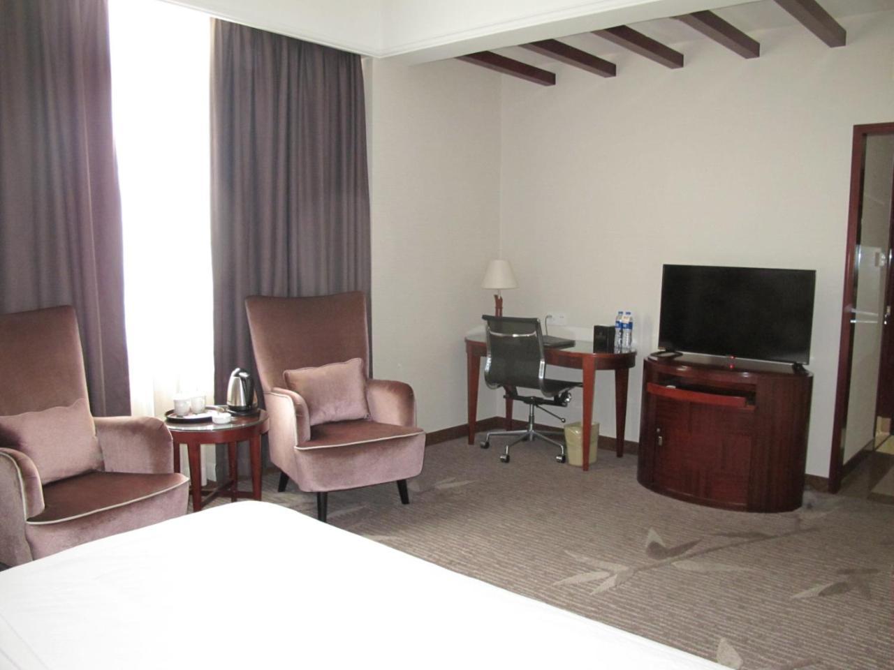 Guangzhou Nanfang Yiyuan Hotel Exterior photo