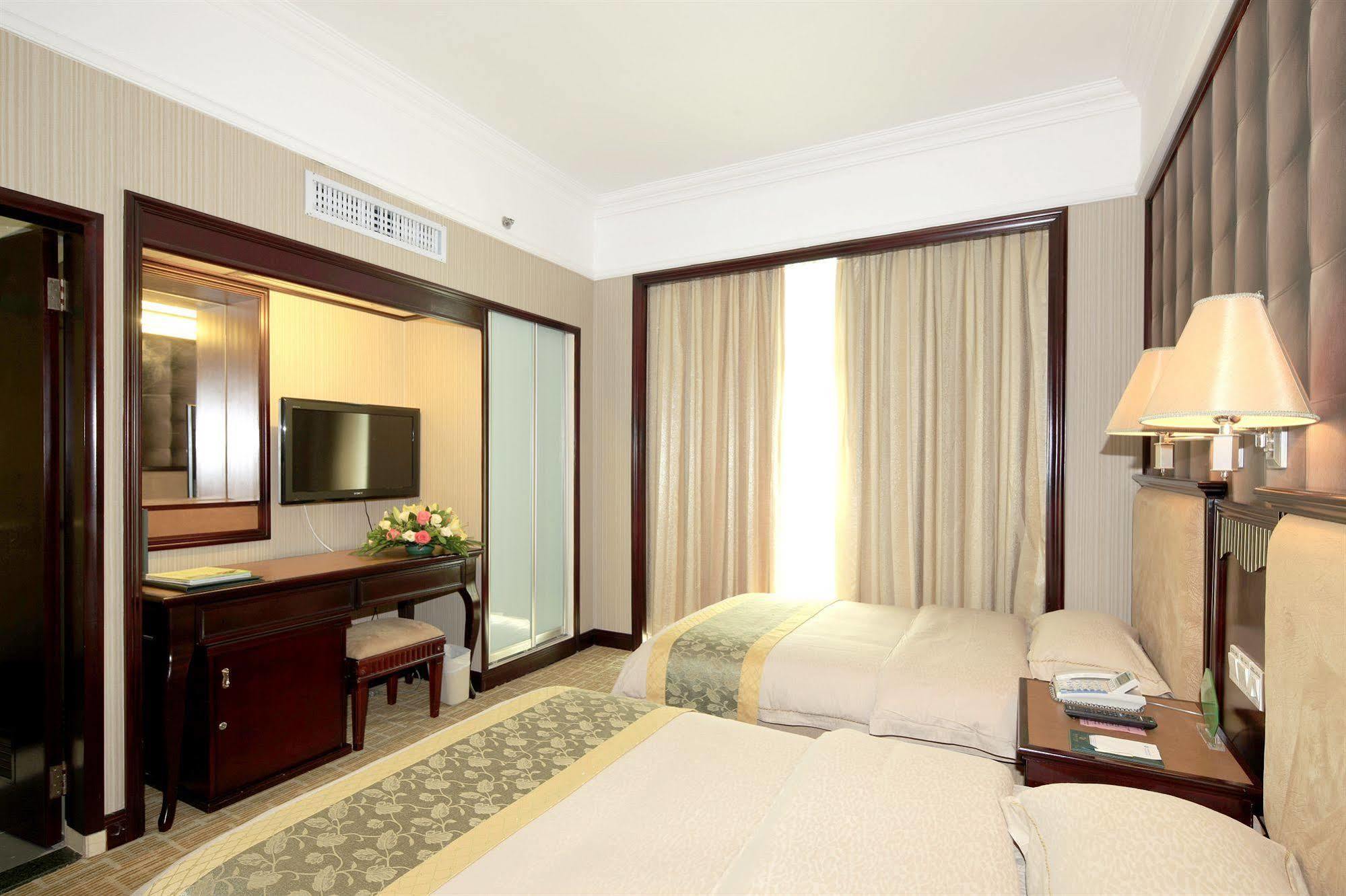 Guangzhou Nanfang Yiyuan Hotel Exterior photo