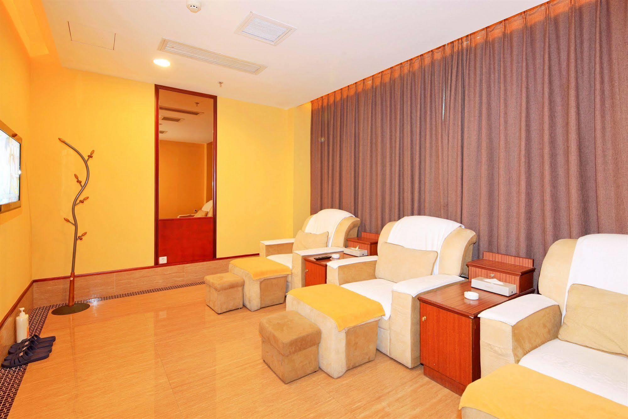 Guangzhou Nanfang Yiyuan Hotel Exterior photo